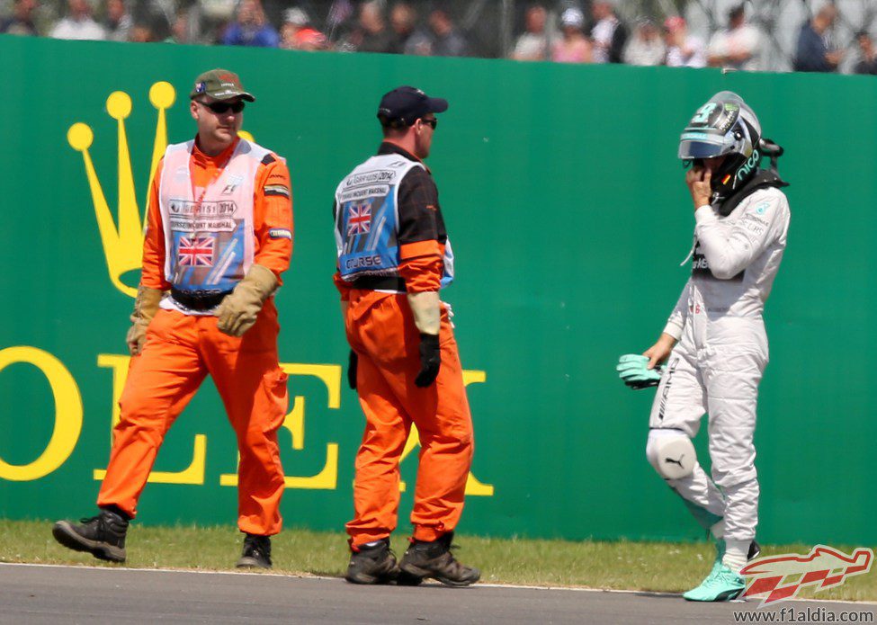 Primer abandono del año para Nico Rosberg