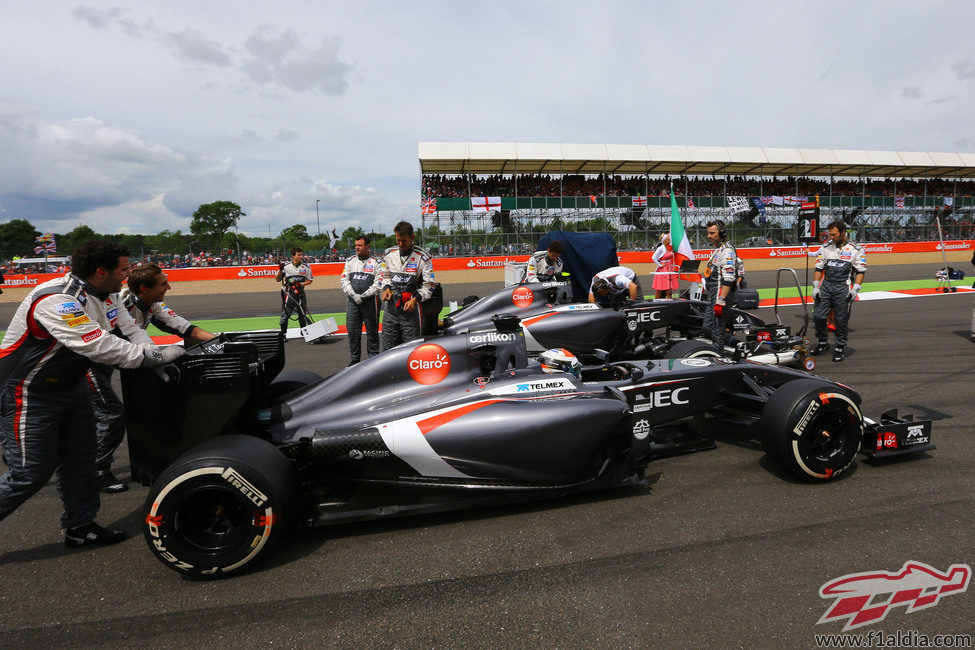 Los dos Sauber llegan a sus posiciones de parrilla