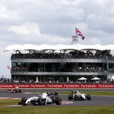 Valtteri Bottas seguido de Felipe Massa