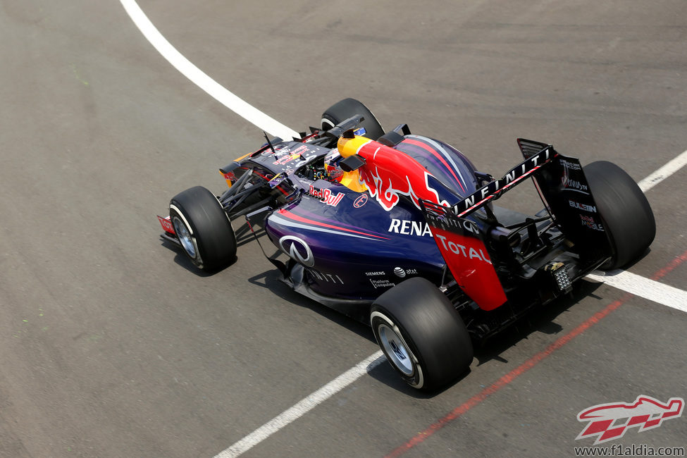 Daniel Ricciardo dio hasta 72 vueltas en el primer día de test
