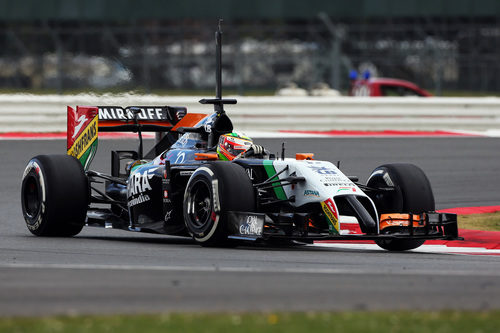 Sergio Pérez en el primer día de test