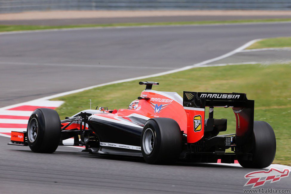 Jules Bianchi llevando a cabo la evaluación de los neumáticos