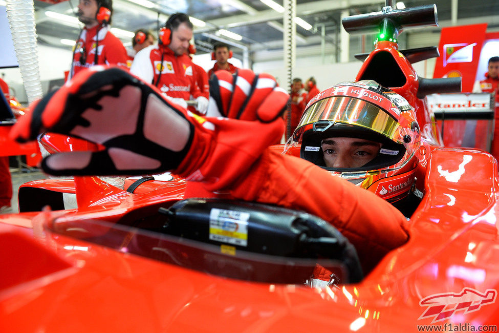 Jules Bianchi a los mandos del F14-T
