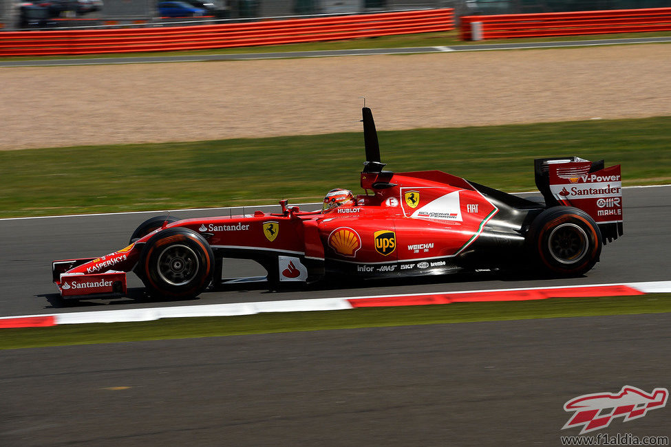 Jules Bianchi completando 89 vueltas con el Ferrari