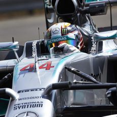 Lewis Hamilton realizando evaluaciones aerodinámicas