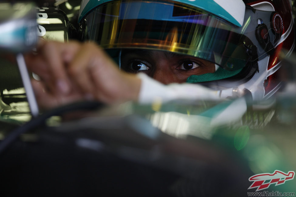 Lewis Hamilton se lleva el mejor tiempo del día