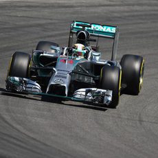 El W05 de Lewis Hamilton avanza en el Hockenheimring