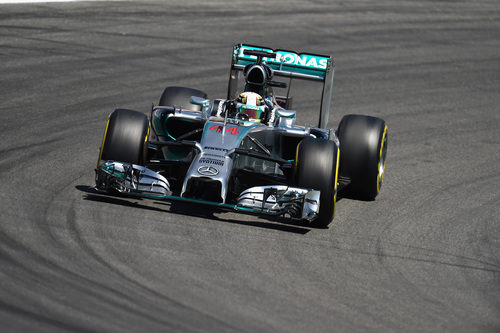 El W05 de Lewis Hamilton avanza en el Hockenheimring