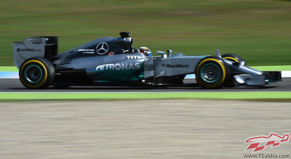Lewis Hamilton también sufrió con las temperaturas
