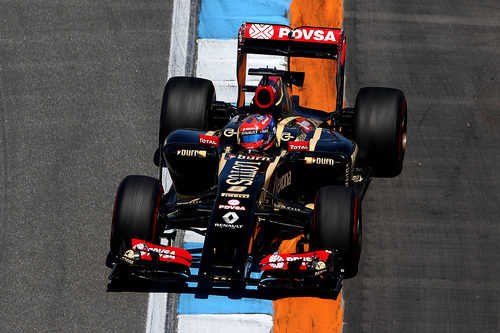 Romain Grosjean, por el exterior de la pista