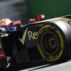 Pastor Maldonado prueba el compuesto blando