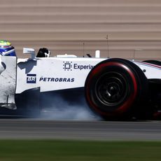 Felipe Massa bloqueando los neumáticos