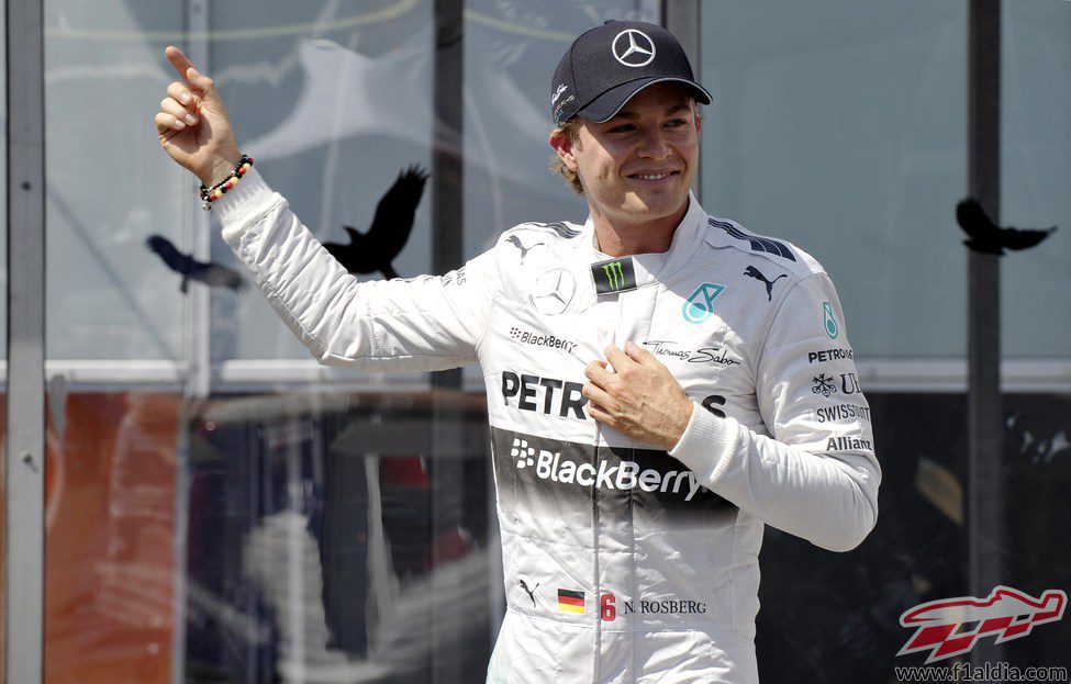 Alegría de Nico Rosberg al lograr la pole