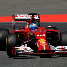 Fernando Alonso exprime su F14 T