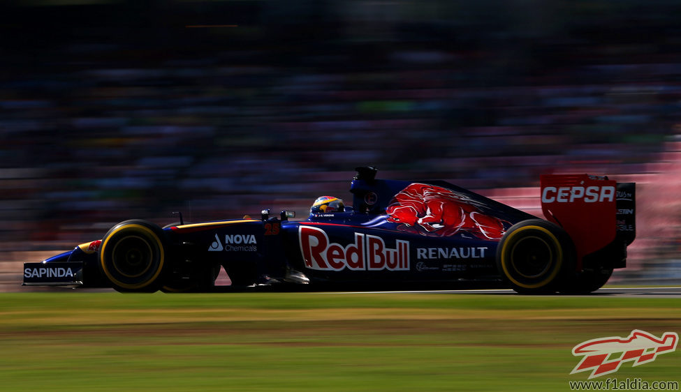 Daniil Kvyat sigue rodando en los Libres 3