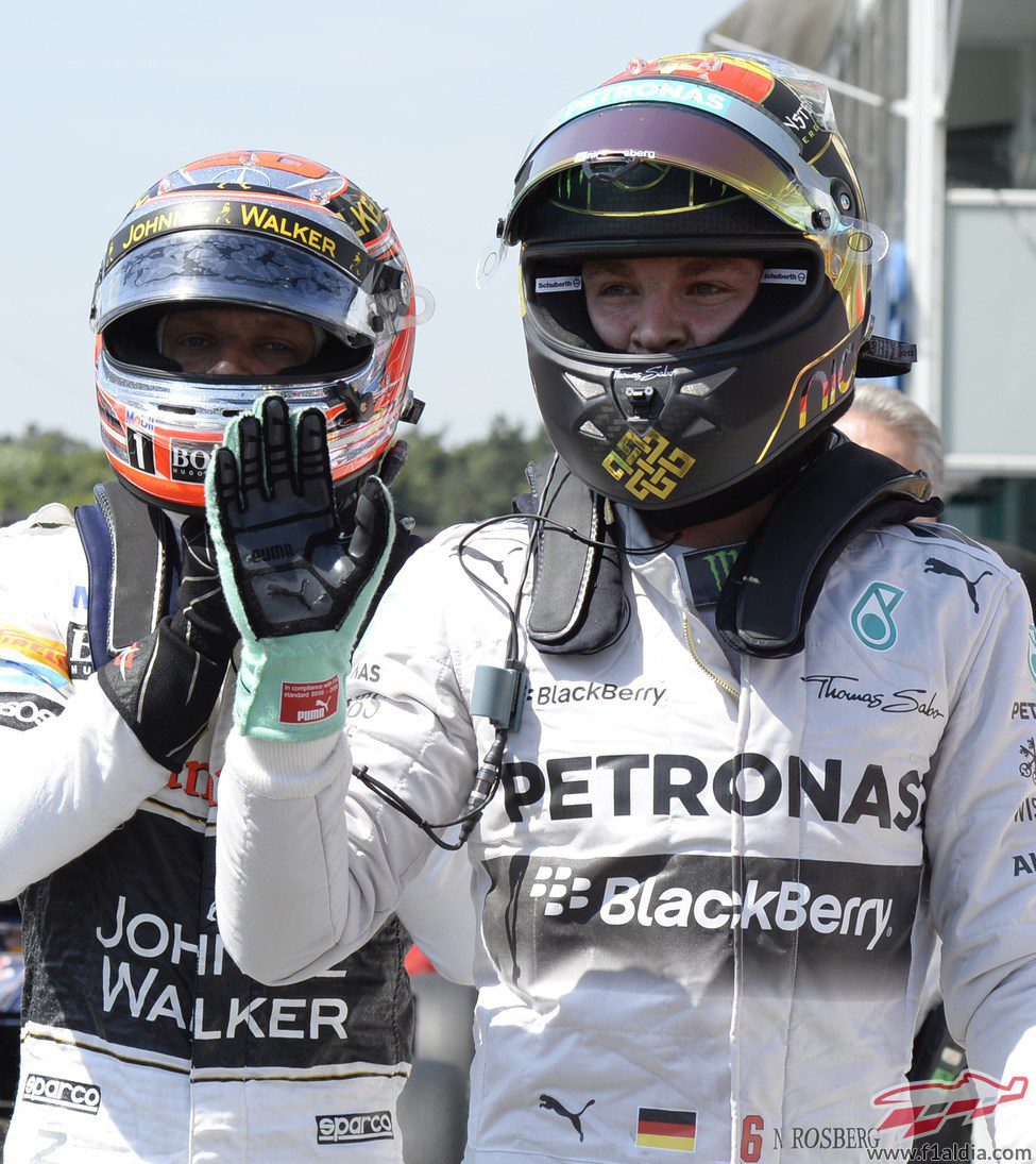 Nico Rosberg y Kevin Magnussen completan la clasificación