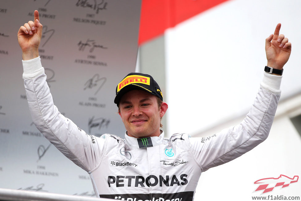 Alegría de Nico Rosberg en el podio