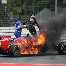 Incendio en el coche de Daniil Kvyat