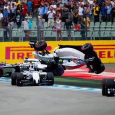 Felipe Massa es catapultado en el aire