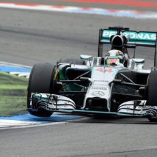 Gran remontada de Lewis Hamilton en Alemania