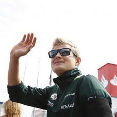 Marcus Ericsson saluda a sus aficionados