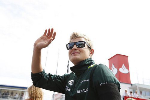 Marcus Ericsson saluda a sus aficionados