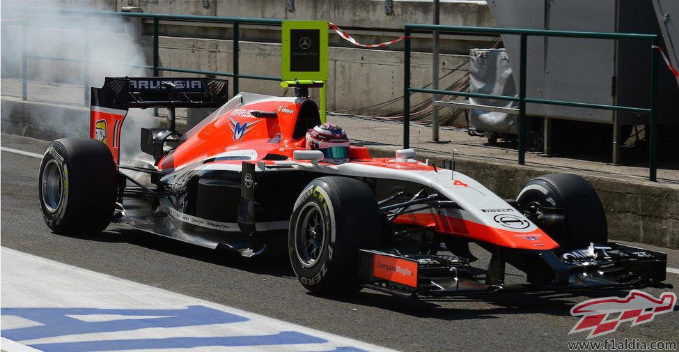 Max Chilton sufriendo un pequeño incendio en su coche