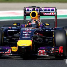 Sebastian Vettel prueba el Hungaroring con el RB10