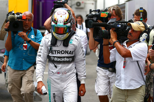 Decepción de Lewis Hamilton en la Q1