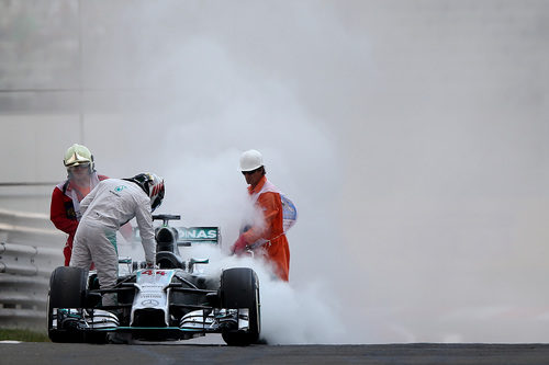 Lewis Hamilton tuvo que abandonar en la Q1