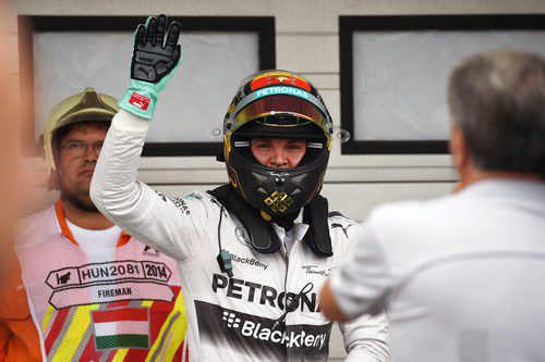 Alegría de Nico Rosberg tras conseguir la pole en Hungría