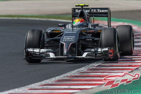 Esteban Gutiérrez en una tanda larga del viernes