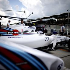 Valtteri Bottas sale con los blandos