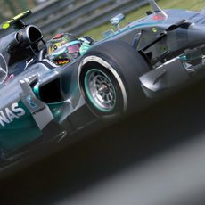 Nico Rosberg se mostró imbatible en clasificación