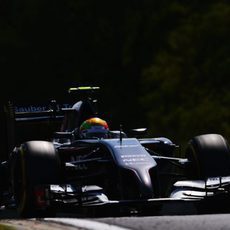 Esteban Gutiérrez probando los blandos en la segunda sesión