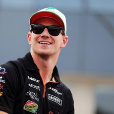 Nico Hülkenberg contempla el cielo del Hungaroring