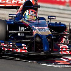 Daniil Kvyat atacando la chicane