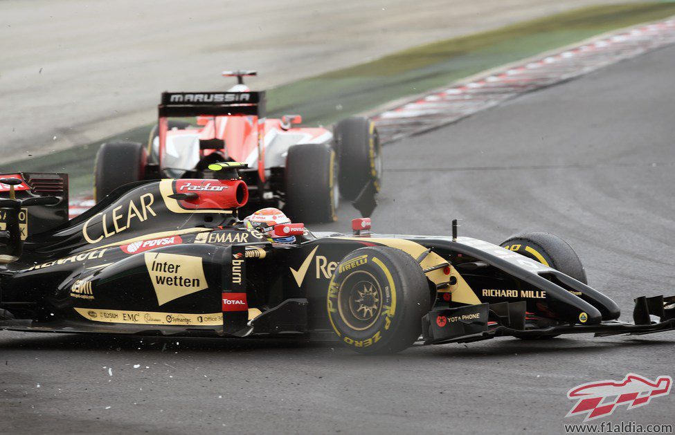 Pastor Maldonado choca con Jules Bianchi