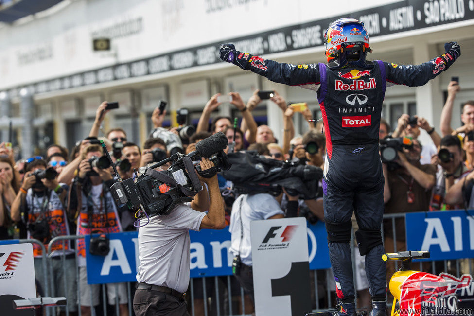 Hungría se rinde ante Daniel Ricciardo