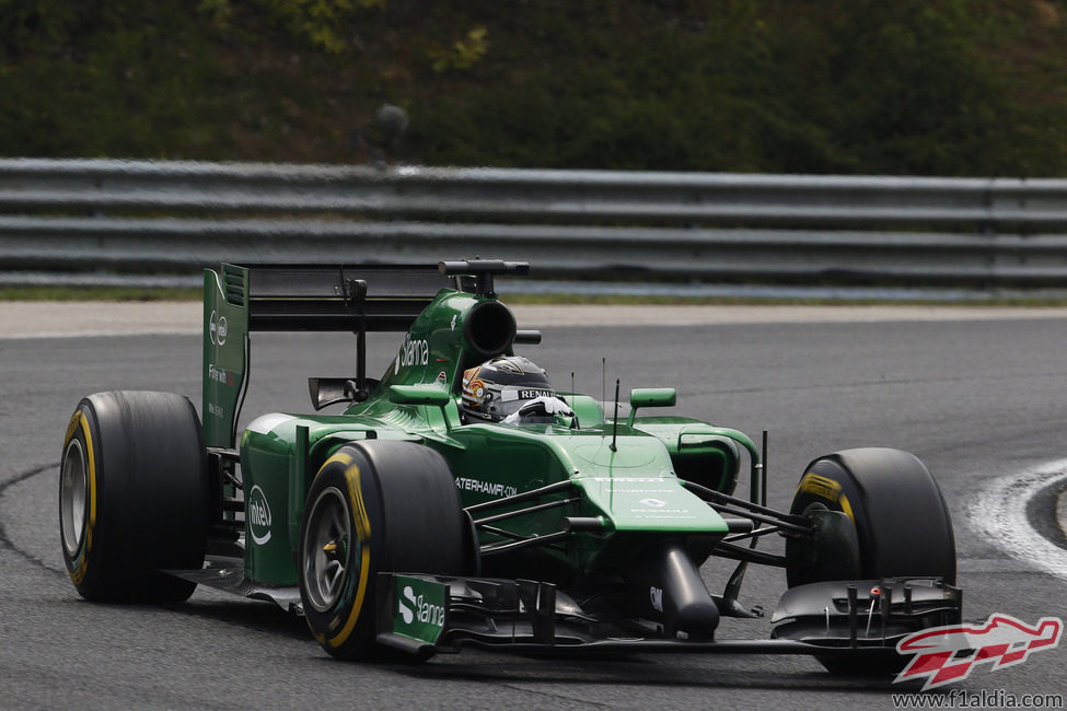 Kamui Kobayashi rueda con los neumáticos blandos