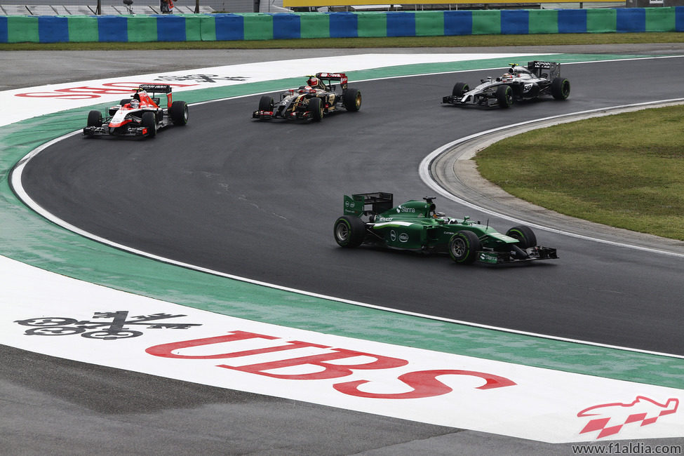 Kamui Kobayashi rueda con intermedios