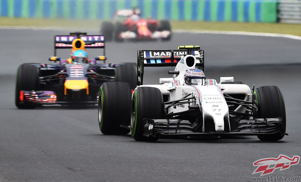 Valtteri Bottas se vio afectado por el tráfico en boxes