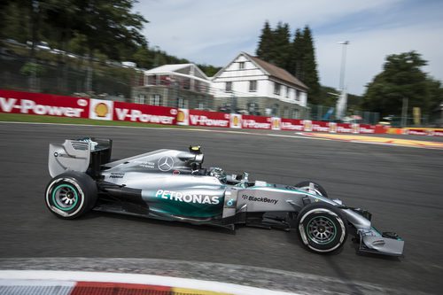 Nico Rosberg acabó el día a seis décimas de su compañero