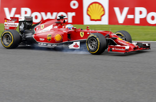 Pasada de frenada de Fernando Alonso con el F14-T