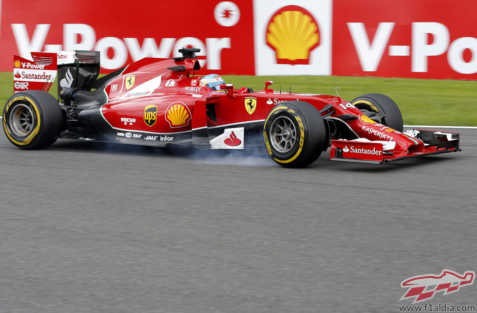 Pasada de frenada de Fernando Alonso con el F14-T
