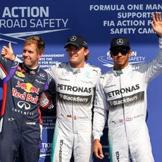 Rosberg, Hamilton y Vettel saludan a las cámaras en Spa