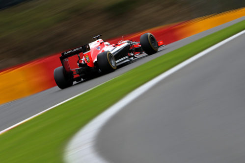 Jules Bianchi ataca la recta de Spa