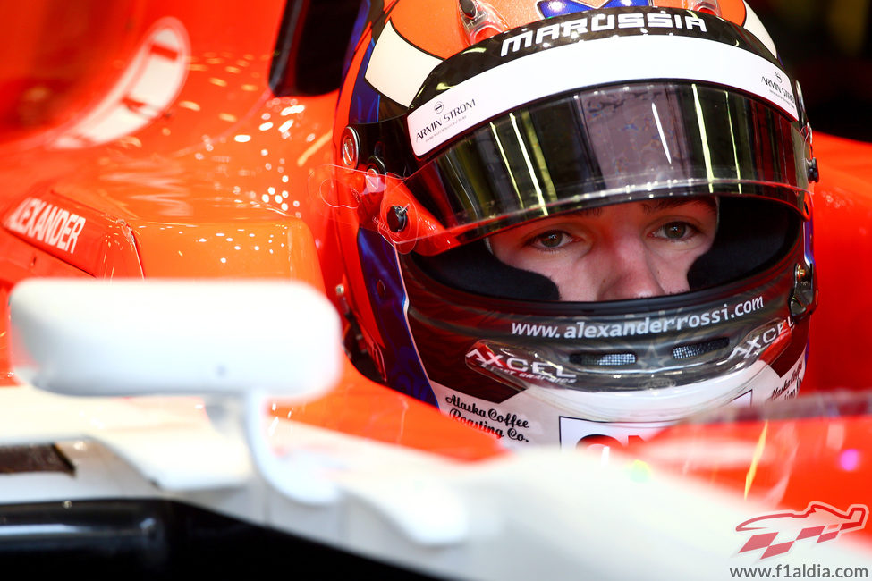 Alexander Rossi se concentra para su debut en la Formula 1