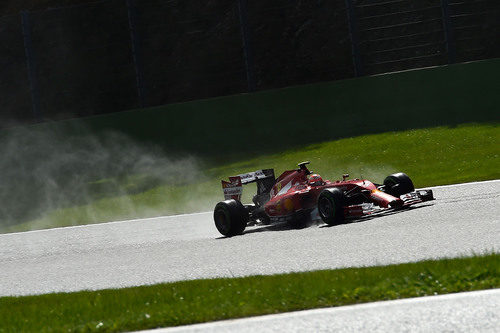 Kimi Räikkönen ataca al máximo con su F14T
