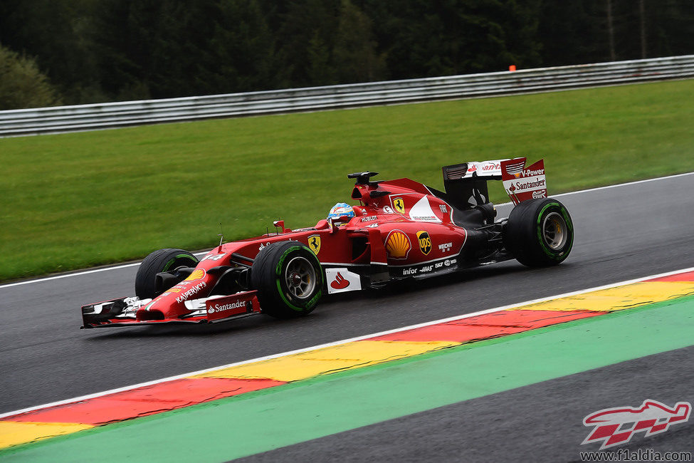 Fernando Alonso muestra un gran ritmo en Spa